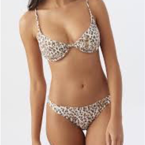 O’Neill Medium 2-piece Bikini Leo Seville Underwire D-cup & Flamenco bottoms NWT - Picture 3 of 14